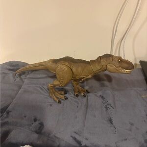 Jurassic World Legacy Collection T Rex Extreme Chompin' Dinosaur Mattel